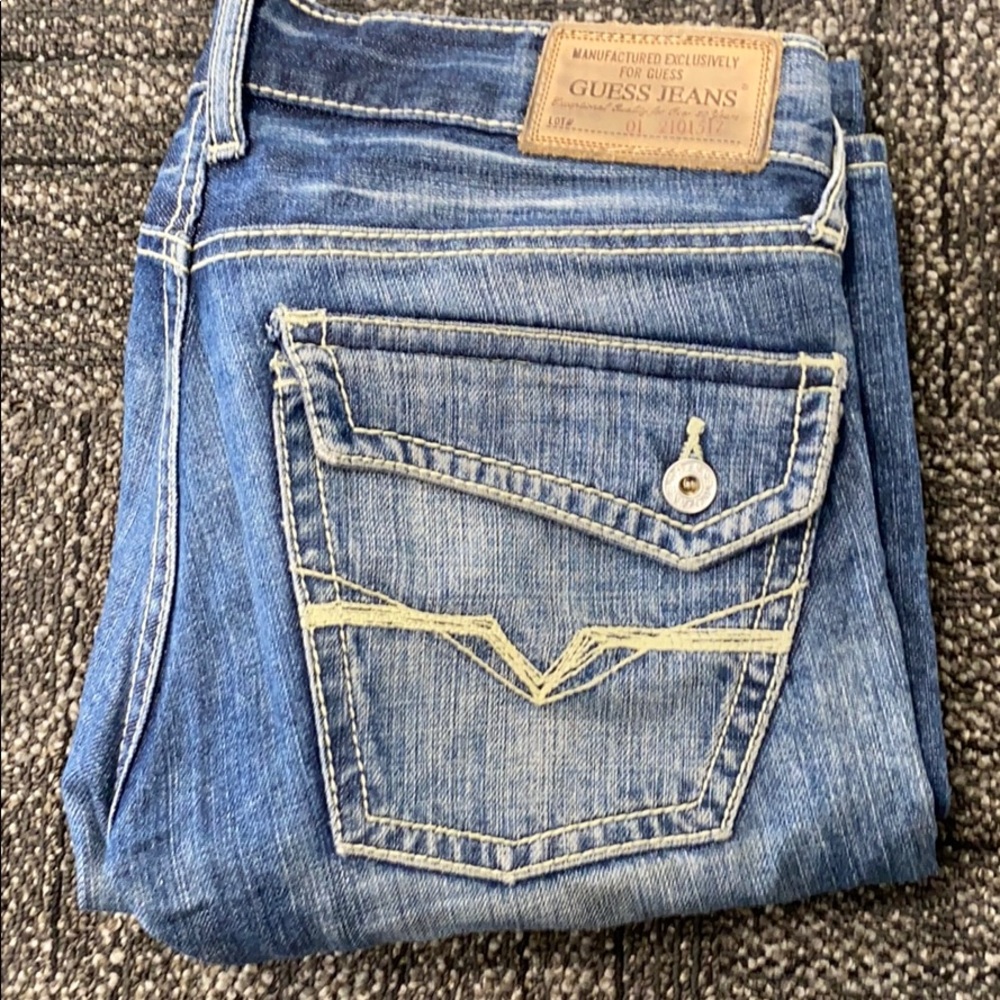 Boot cut guess jeans in excellent condition